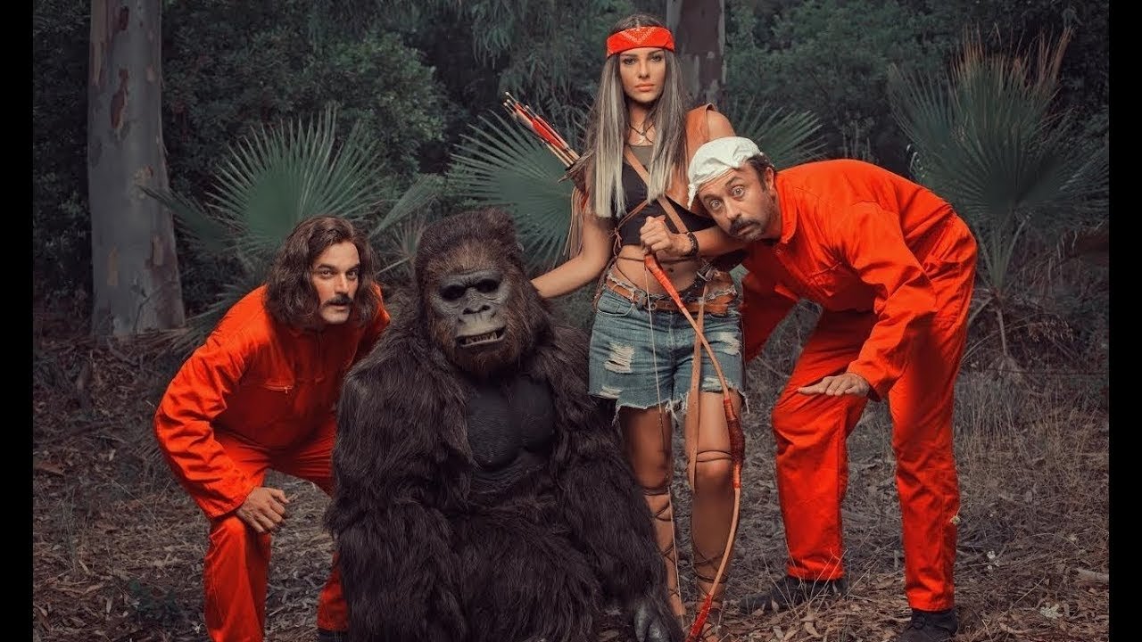 Sen Sag Ben Selamet backdrop