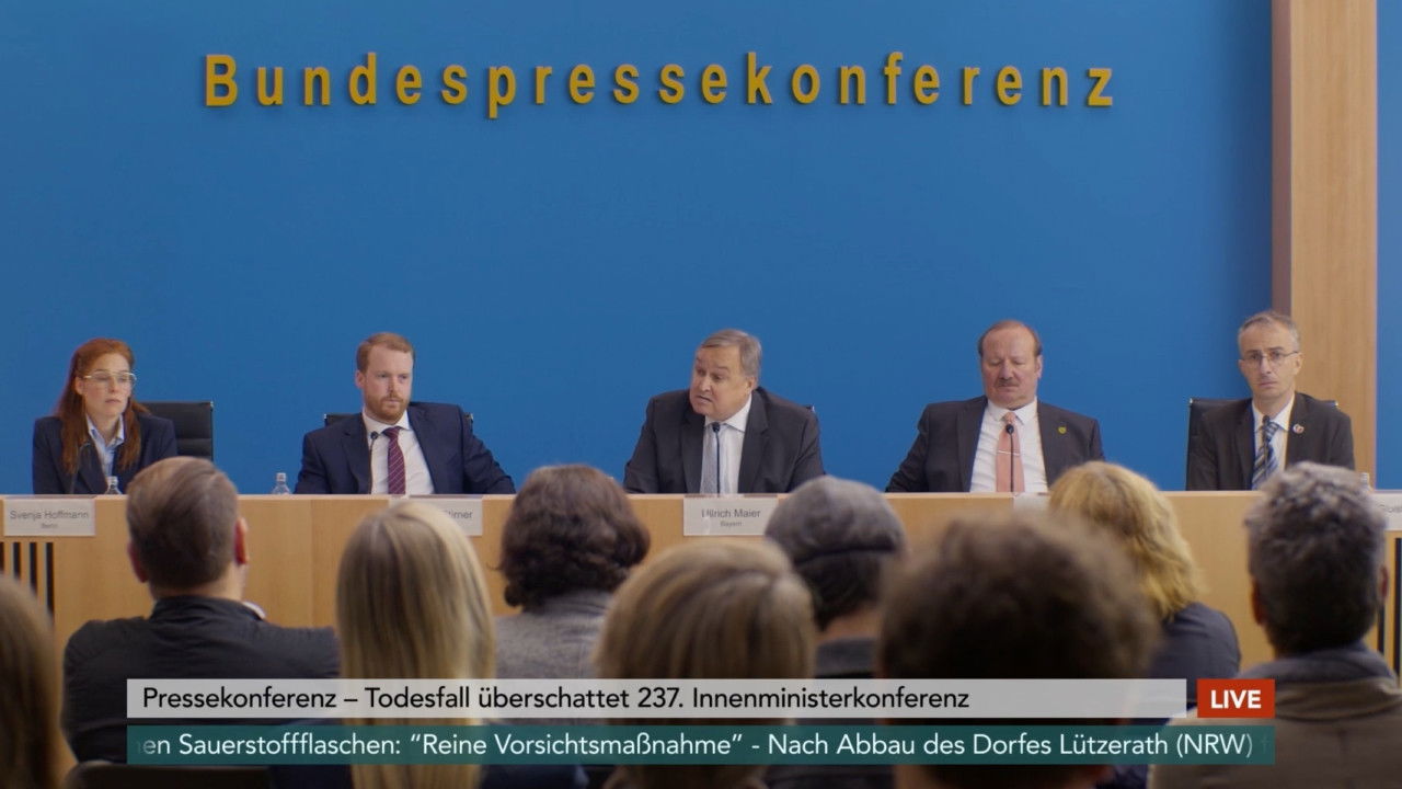 Die Innenministerkonferenz backdrop