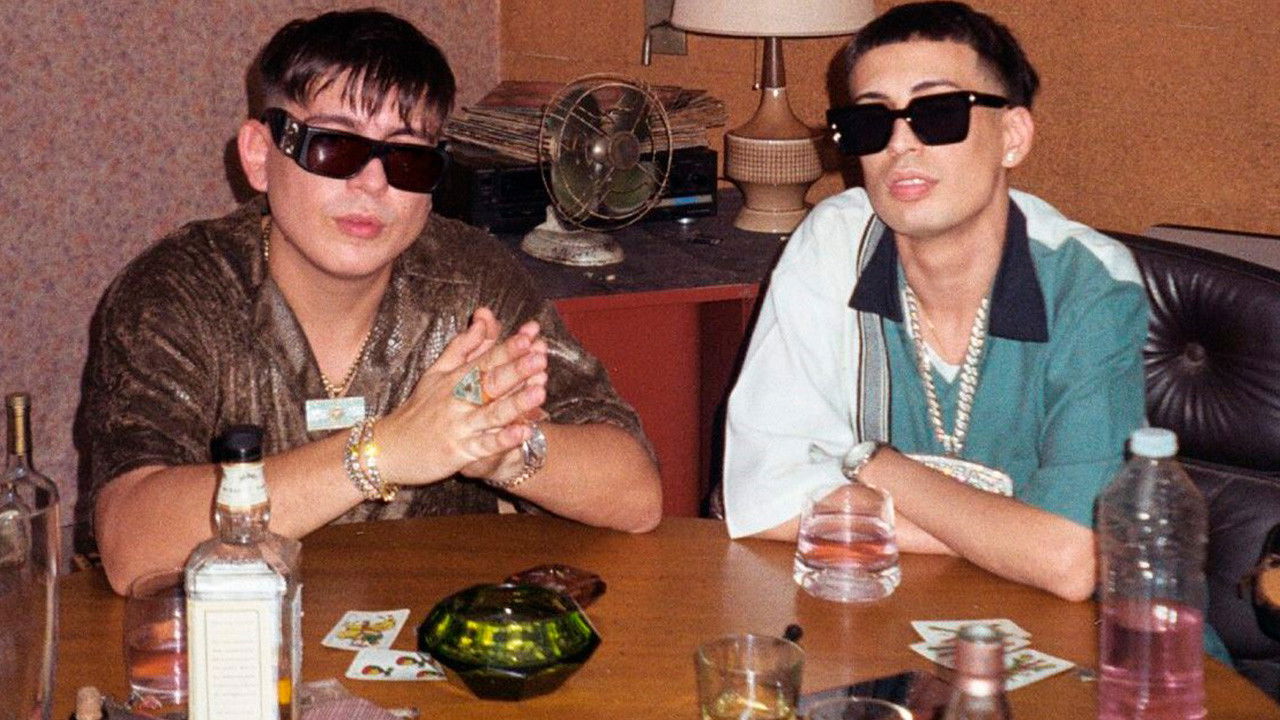 RADIO CLUB HITS: LA PELICULA backdrop