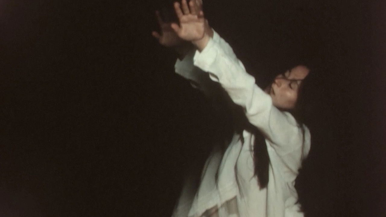 Una noche y pocos recuerdos backdrop