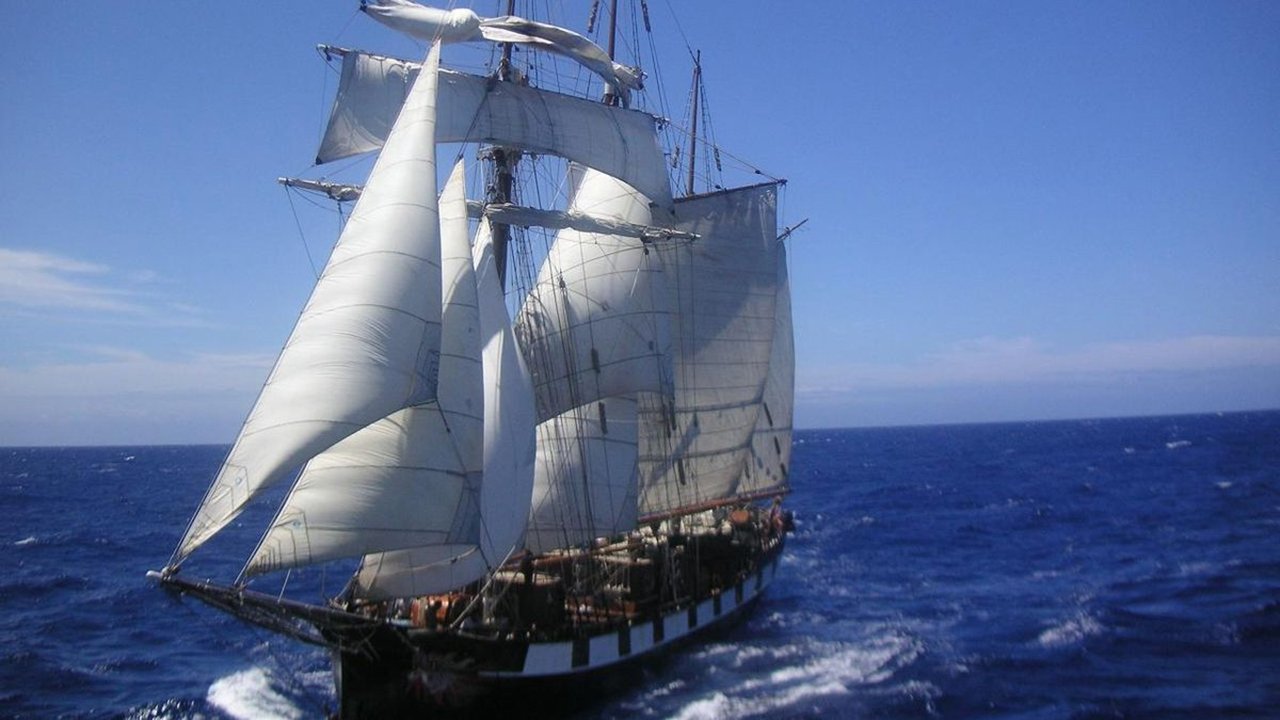 Between Land and Sea backdrop