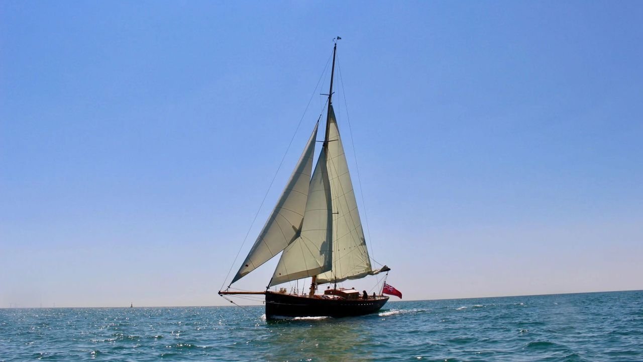 Britain By Boat backdrop