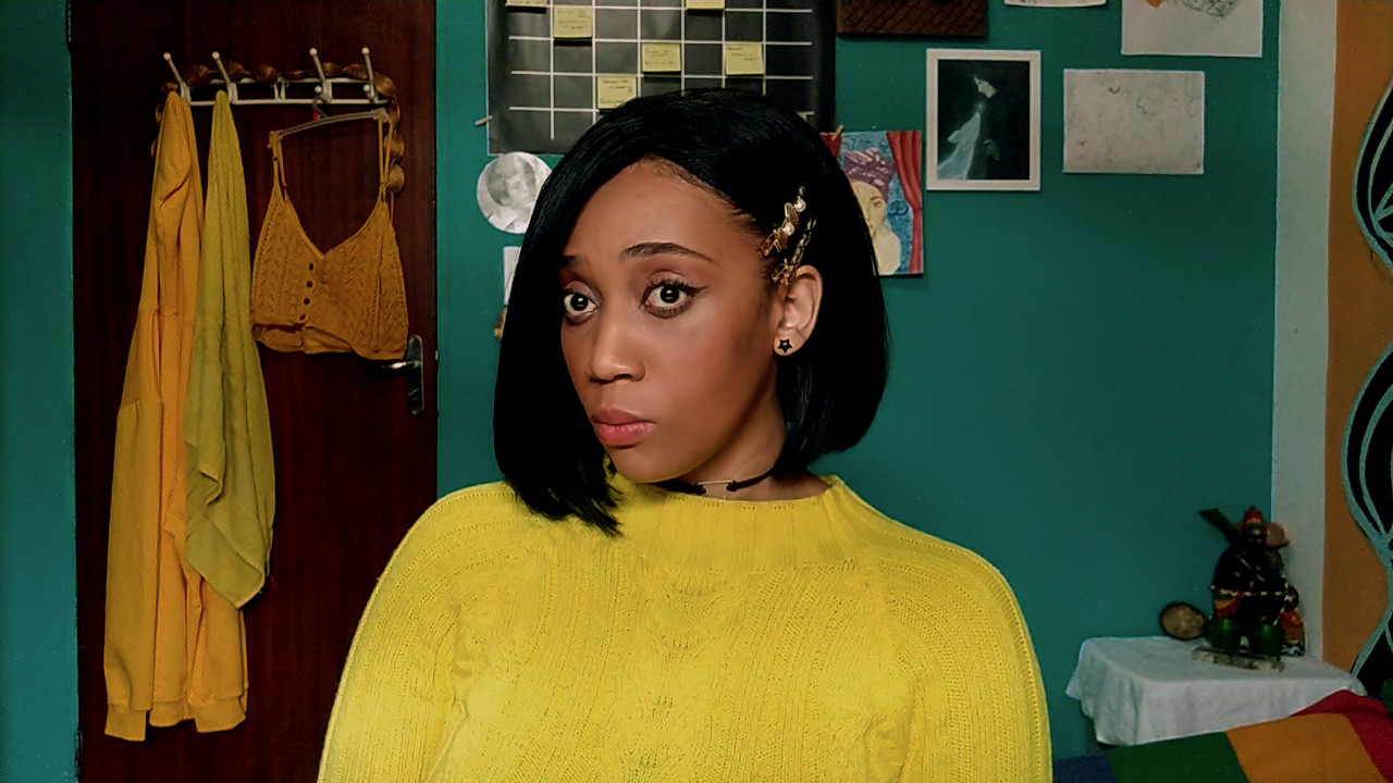 As Três Espiãs Que Sabiam Demais backdrop