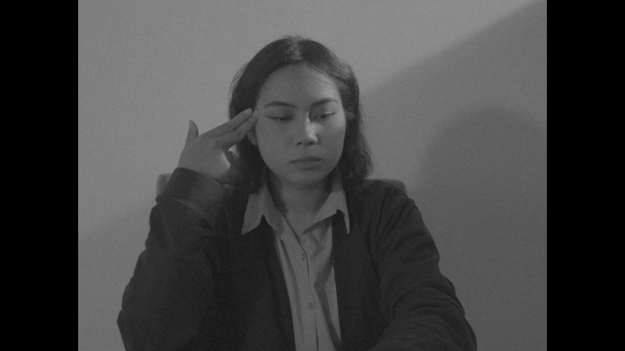 Jenuh Eksistensialisme backdrop