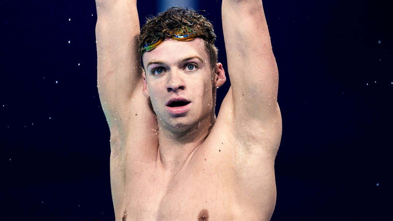 Libre comme Léon backdrop