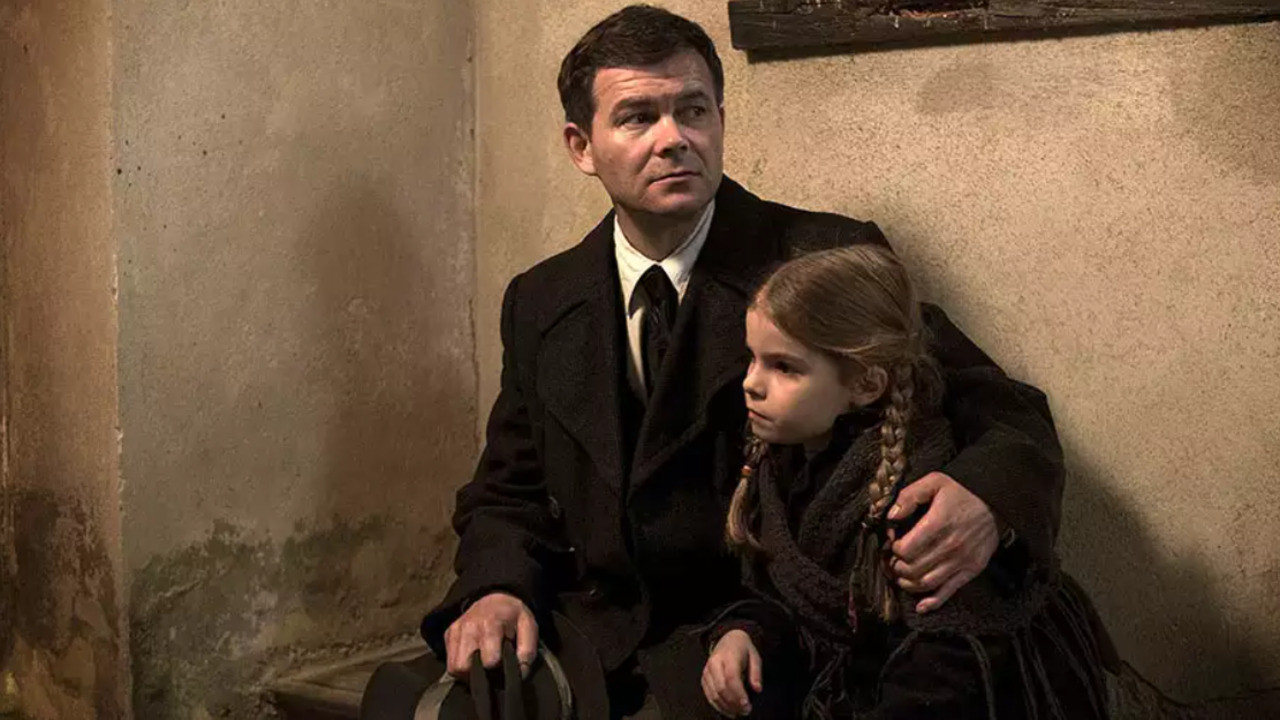 Sprawiedliwy backdrop