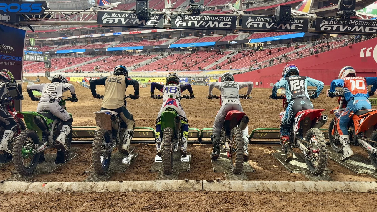 SX Futures in Glendale backdrop