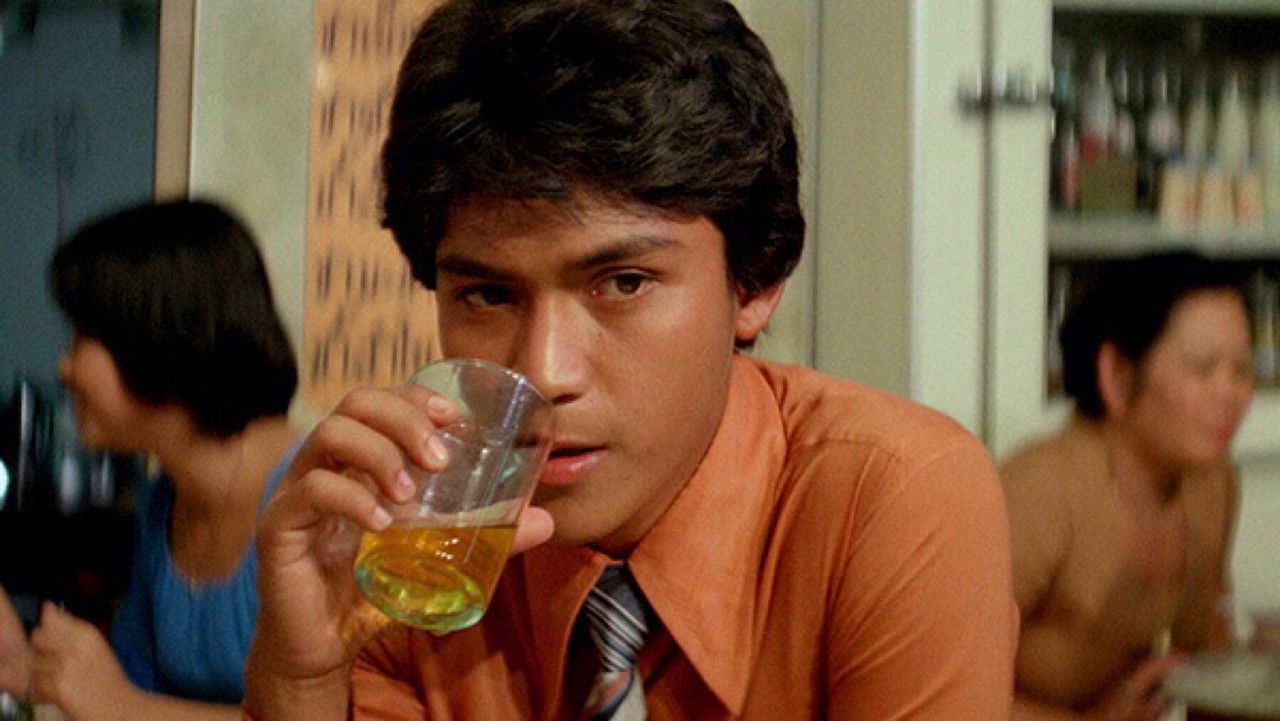 Chen Chun La Mun backdrop