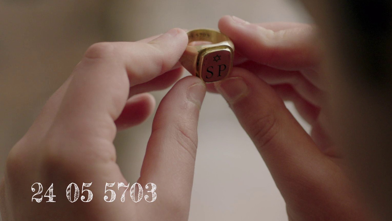 L'anello ritrovato backdrop