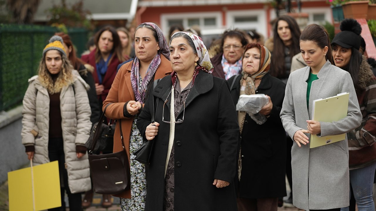 Anamız Var backdrop