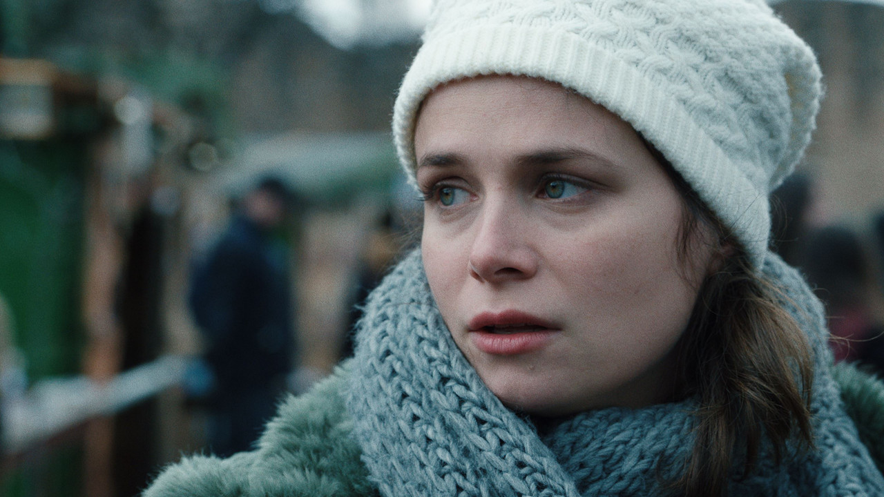 Ana, My Love backdrop