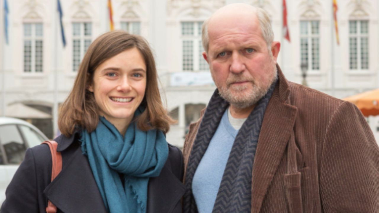 Schattenfreundin backdrop