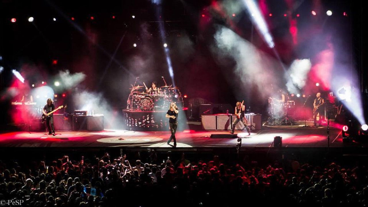 Maná - Arde el Cielo backdrop