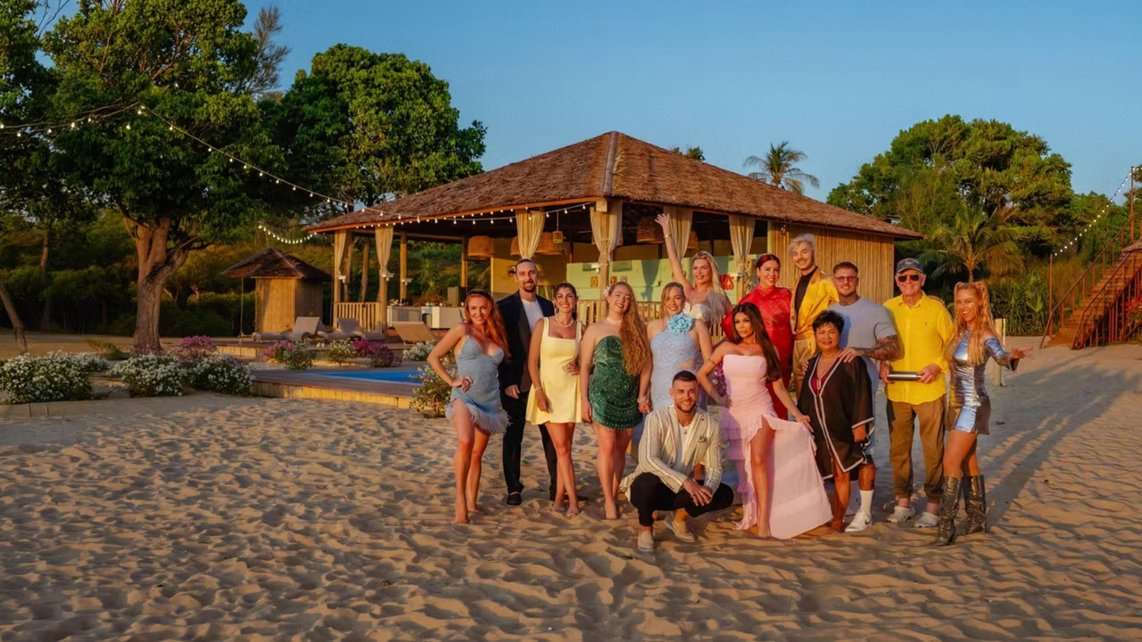 Kampf der Realitystars – Schiffbruch am Traumstrand backdrop