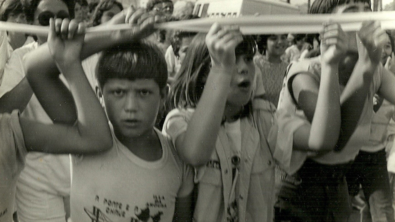 Testemuñas dunha illa backdrop