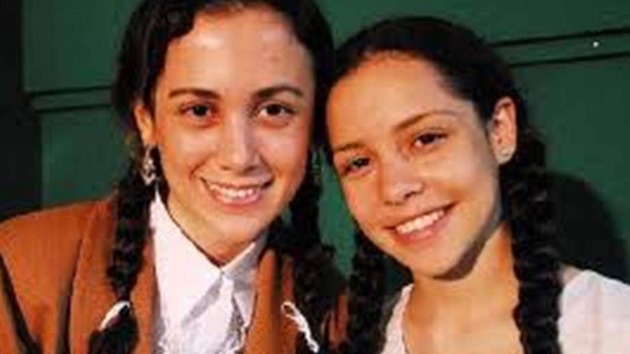 Niña Narcisa backdrop