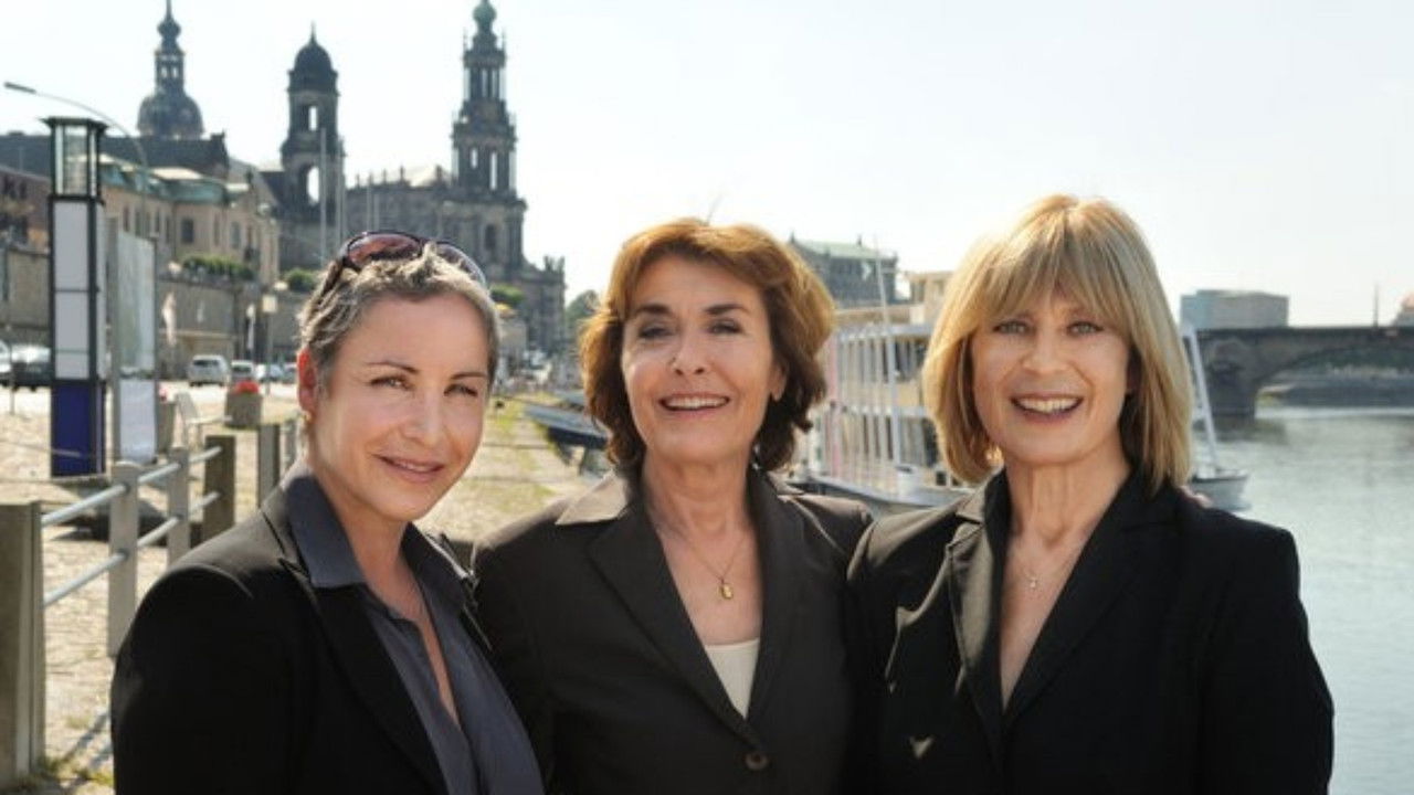 Herzdamen an der Elbe backdrop