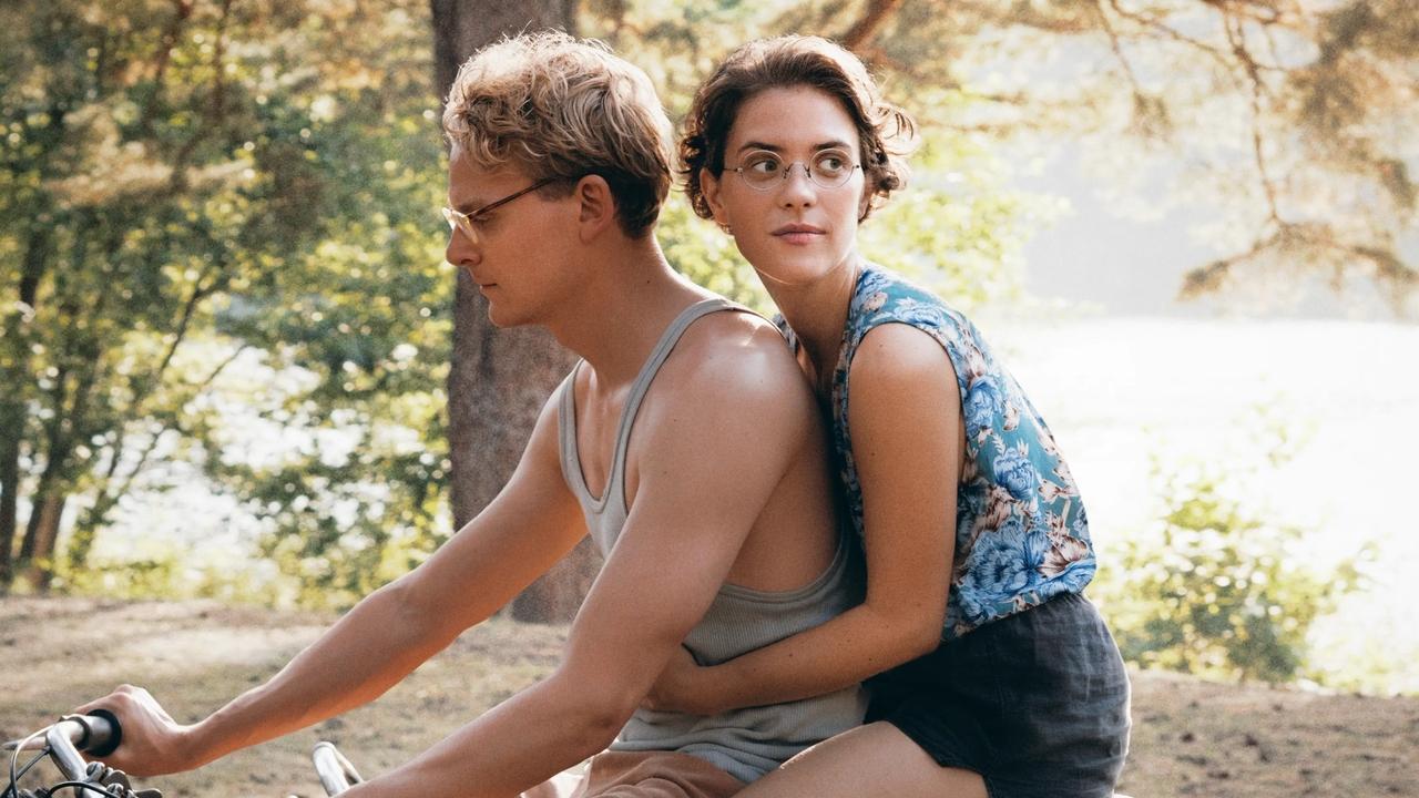 From Hilde, with Love backdrop