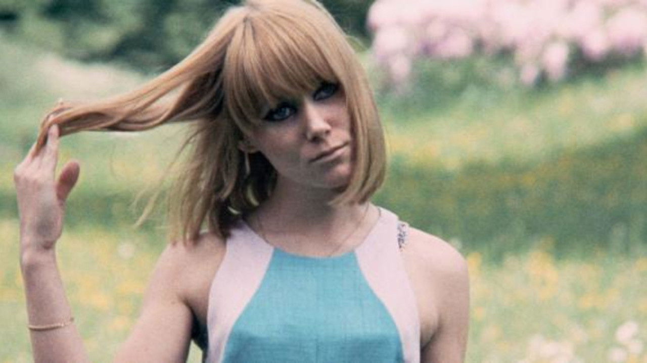 Roméos et Jupettes backdrop