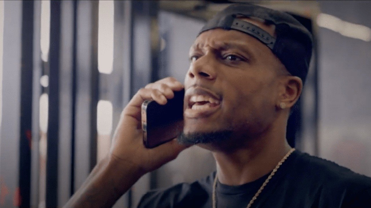 The Hole in Da Wall backdrop