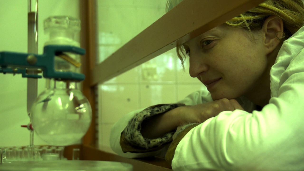 Con il fiato sospeso backdrop