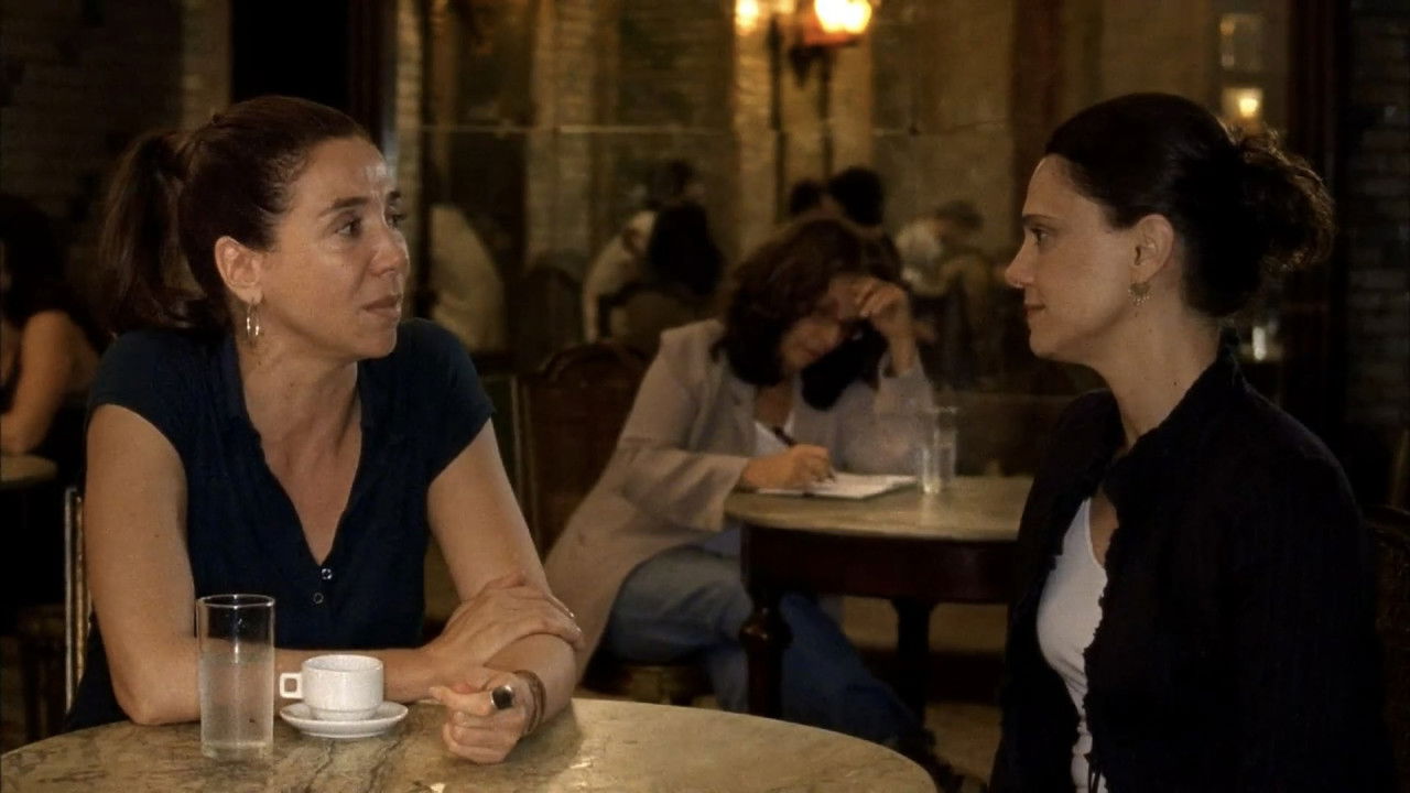 Maré, Our Love Story backdrop