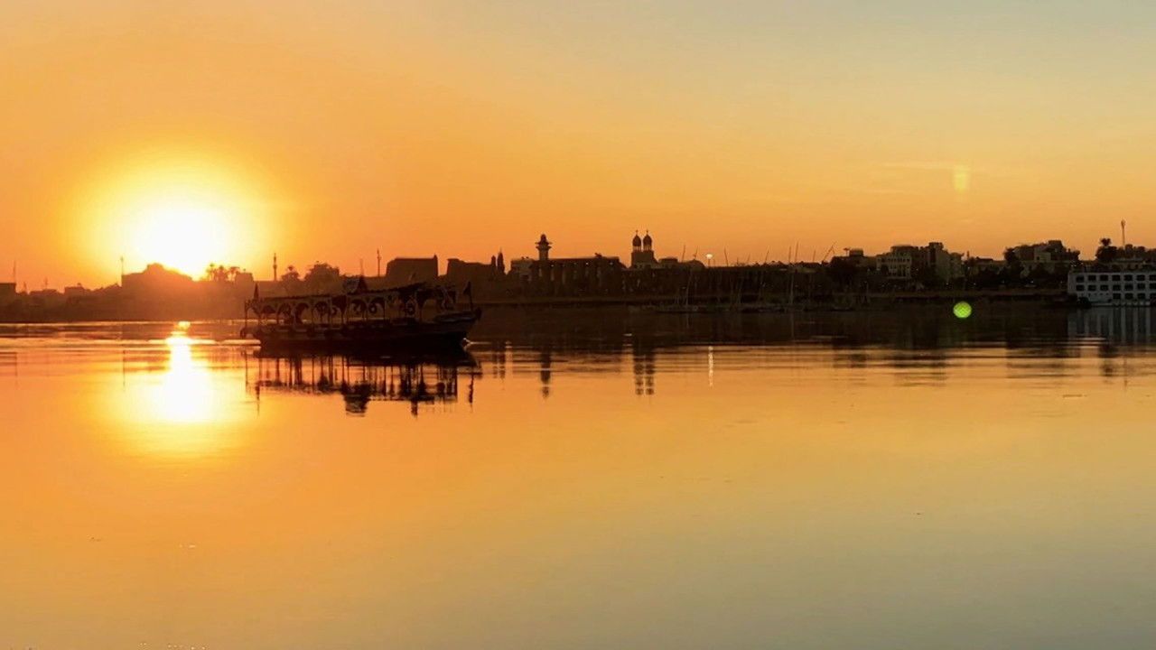 世界サンライズツアー backdrop