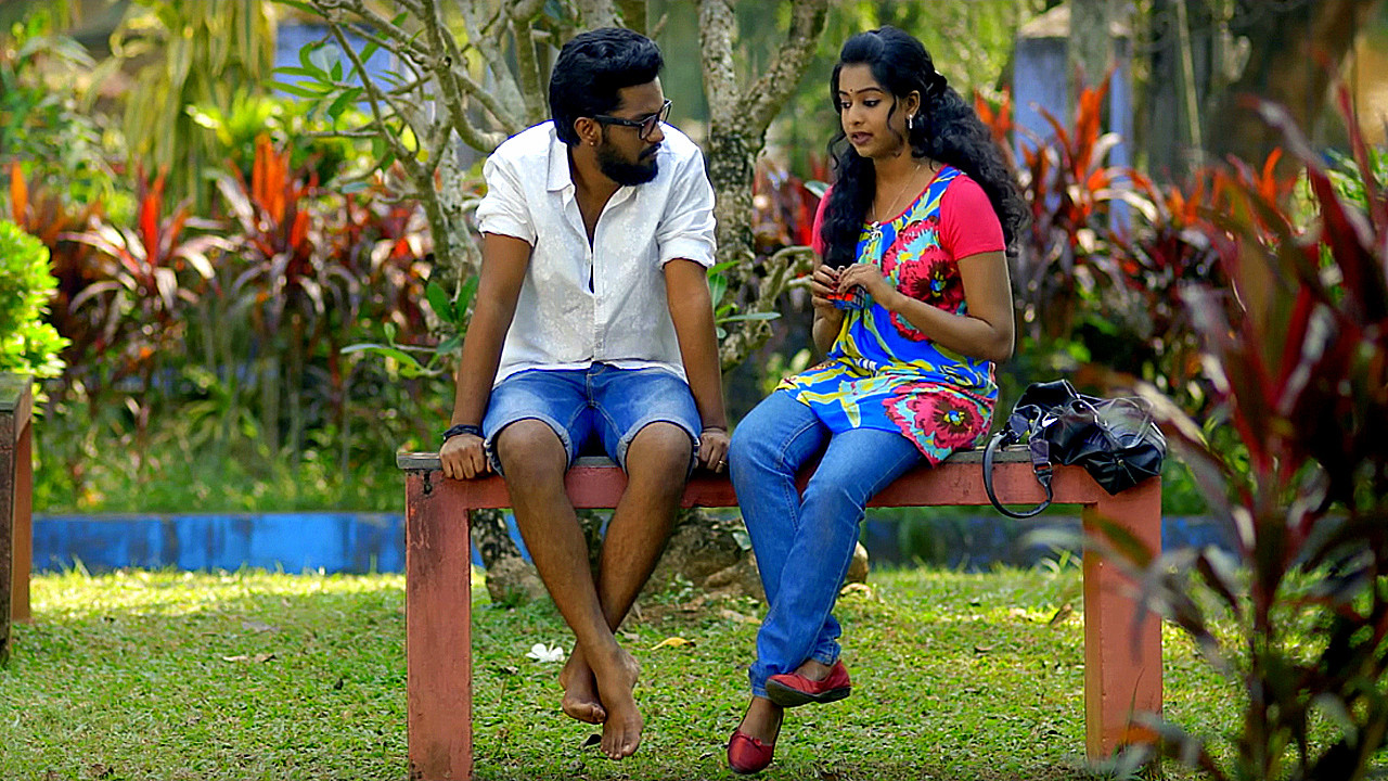 Aana Mayil Ottakam backdrop