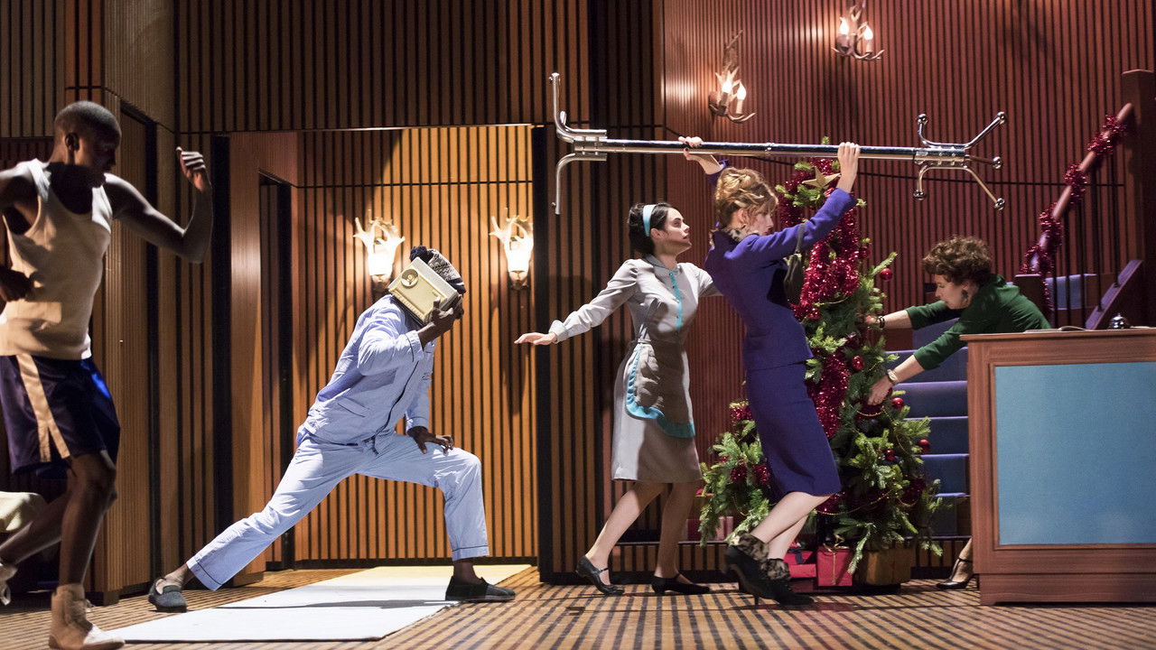 La Puce à l'Oreille backdrop