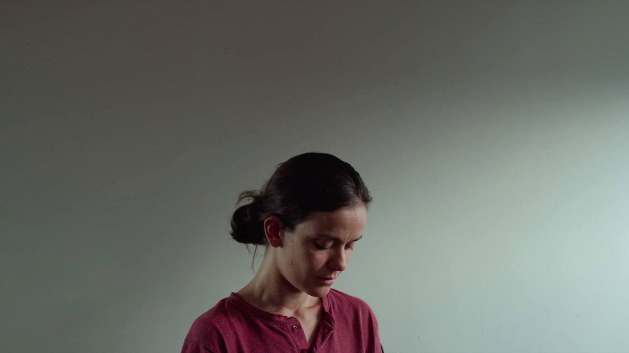 Yo necesito amor backdrop