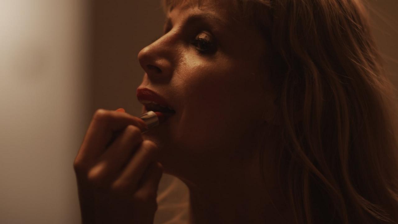 Looks Can Kill backdrop