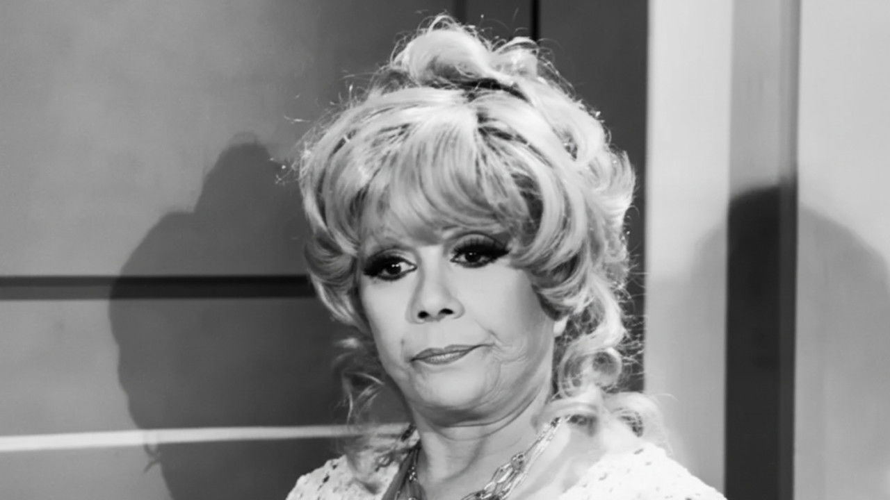 Dulcinéa Vai à Guerra backdrop