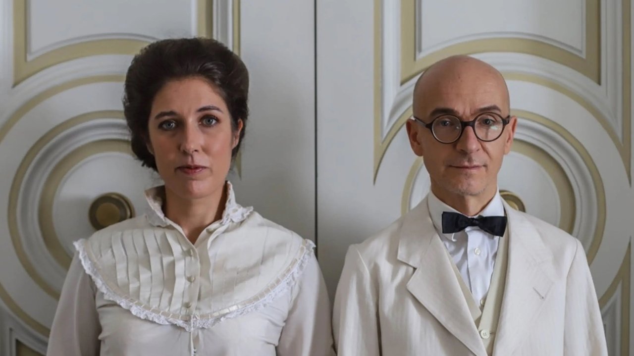 Amores brujos backdrop