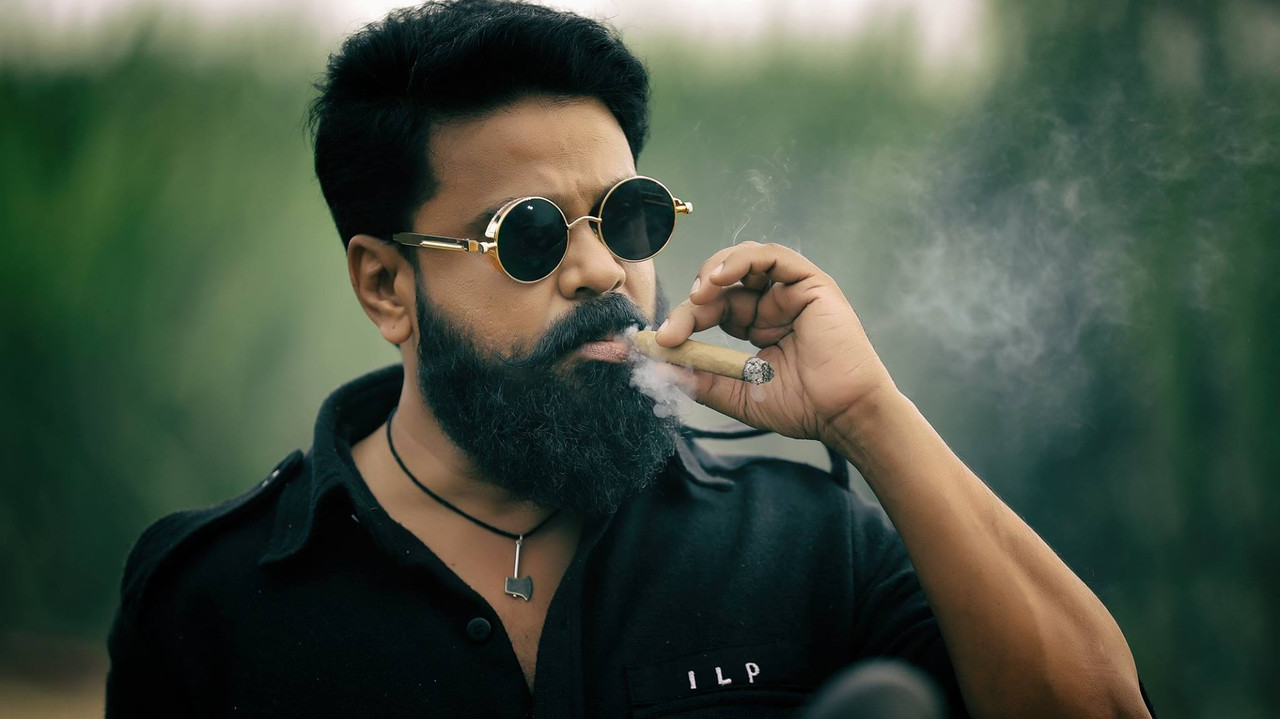 Kammara Sambhavam backdrop