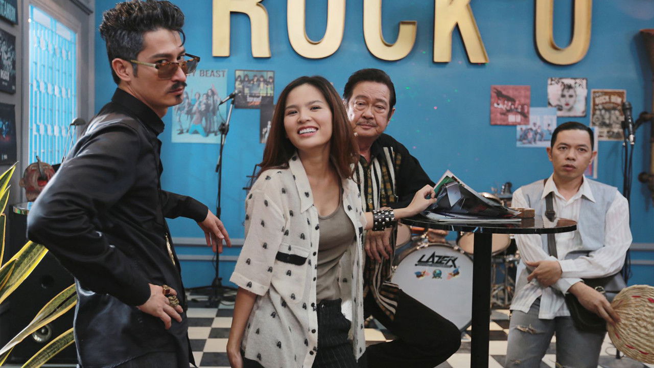 Fan Cuồng backdrop