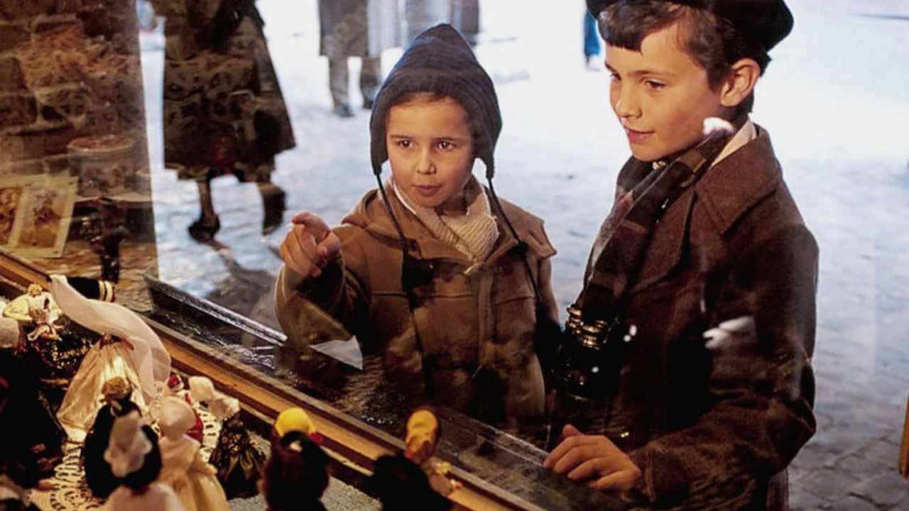 The Year when I Was Seven backdrop