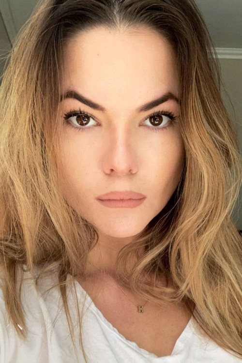 Kaili Thorne as Sister