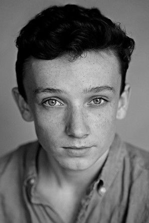 Guillermo Bedward as Matteo