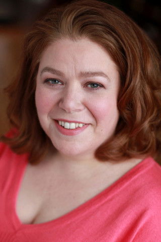 Janet Glassford as Dee