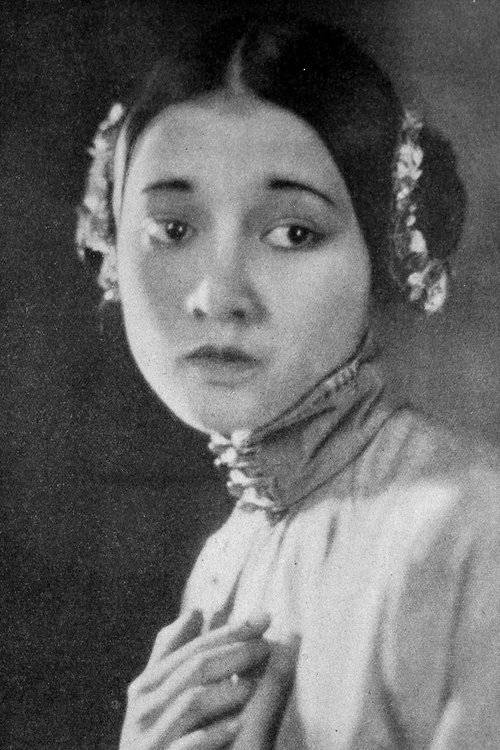 Laska Winter as Singing Cloud