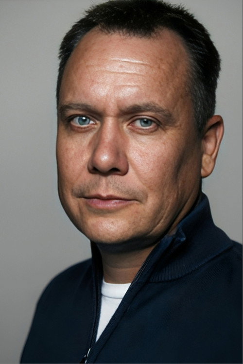 Shawn Hawthorne as Officer Joe