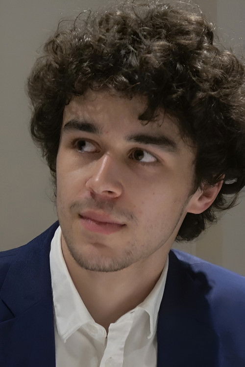 Matthieu Le Loc’h Pouthier as Le ministre de l'intérieur