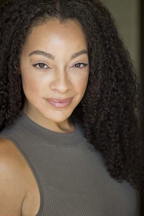 Brandi Cohen as Jennifer