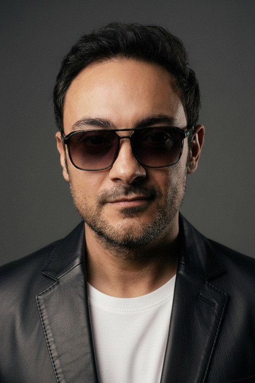 Nuri Cihan Özdoğan as Veysel