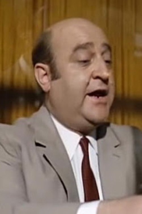 Alberto Fernández as Paco