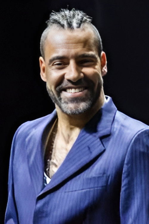 Thiago Barros as Paco