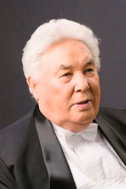 Ermek Serkebaev as Чингиз