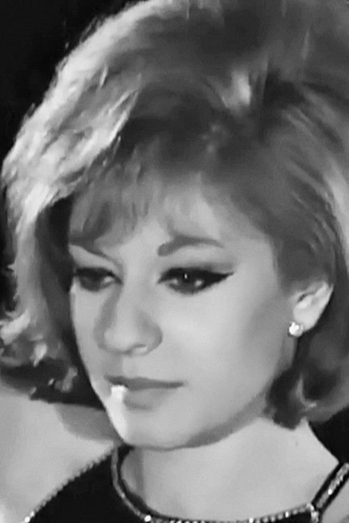 Mairy Alexopoulou as Singer