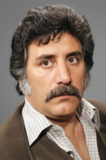 Kenan Karagöz as Mahkum