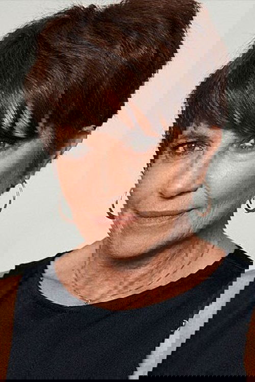 Victoria Mora as Ama pensión